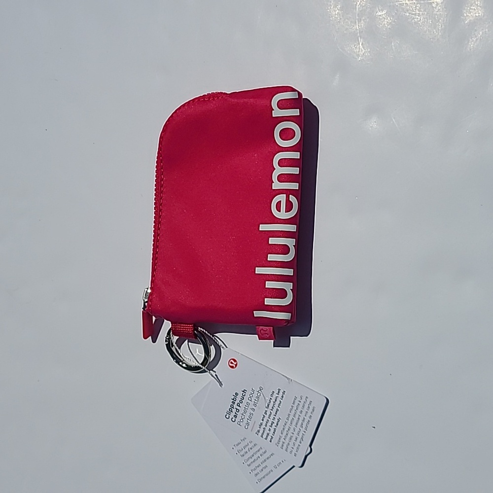NWT Lululemon Clippable Card Pouch Passionate/white